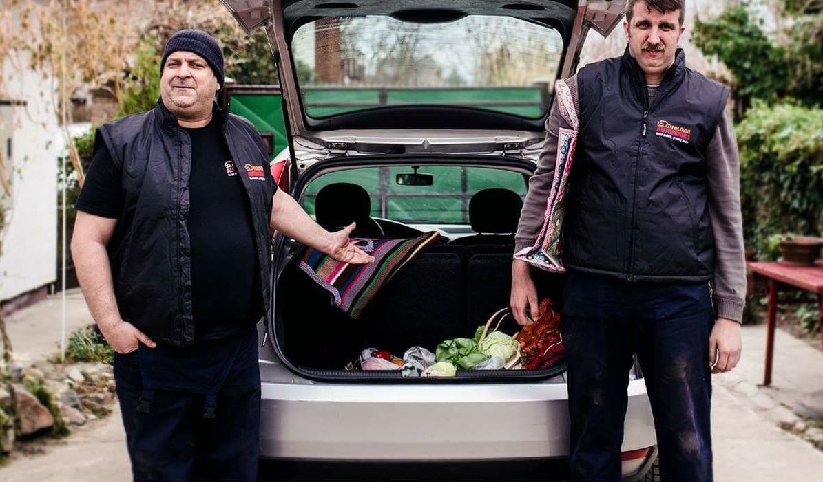 Vozila baba samo do pijace